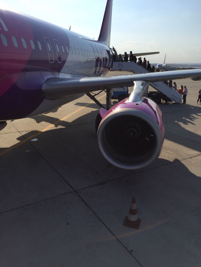Полет от Будапеща поема пътниците от авариралия в Бургас самолет - E-Burgas.com